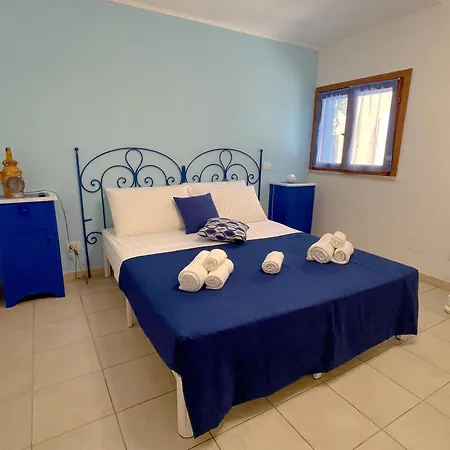 Tatil Evi Marechiara - Independent Ground-floor Unit In With Private Patio, Just 50 M From The Sea And Steps From The Train Station *